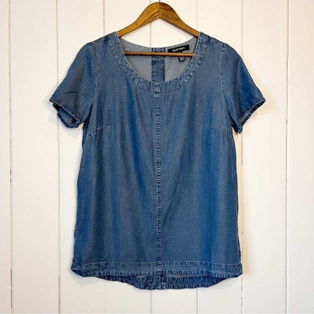 Ellen Tracy Denim Top. Size Small.